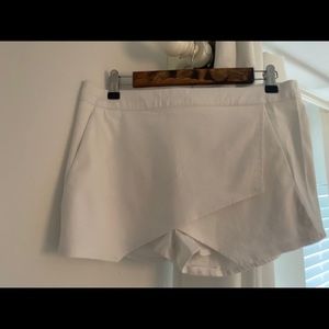 White envelope shorts / skirt